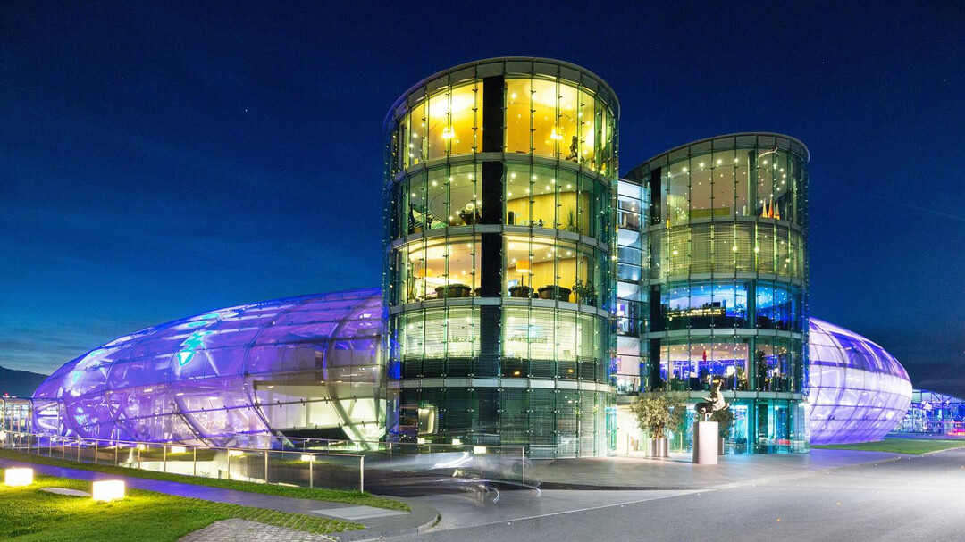 Outdoor Lounge im Red Bull Hangar7 salzburg.info